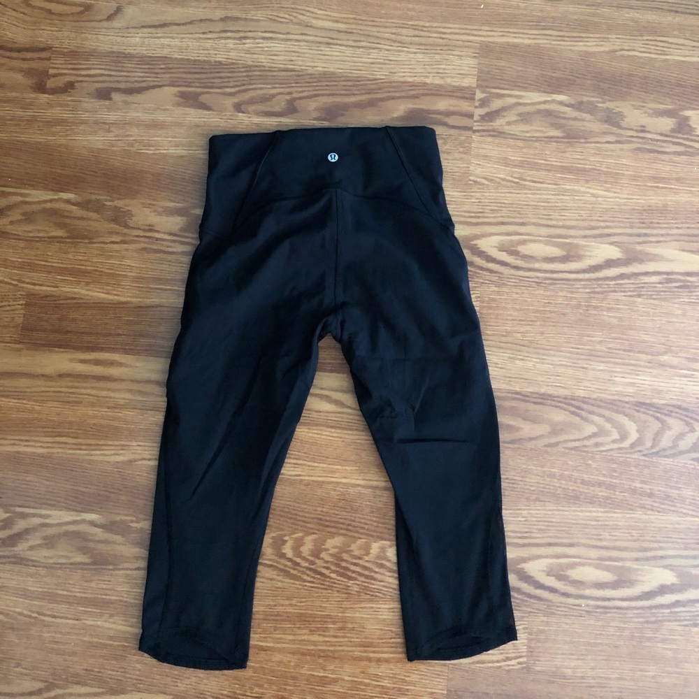 Size 6 crop lululemon leggings